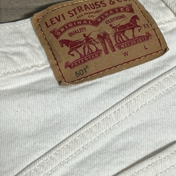 Levi 501‎ hidden button fly white denim frayed shorts waist 31 - Picture 4 of 8